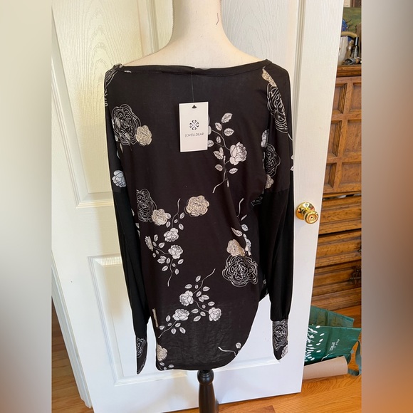 * shirt top New 1XL Loveu Dear floral top long sleeved pullover - Picture 2 of 11